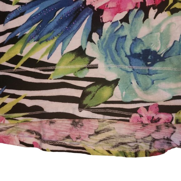 Onque Casual Floral and Zebra Print Top with Rhinestones Size M - Picture 5 of 9